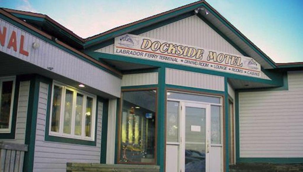 Dockside Motel St. Barbe Exteriör bild